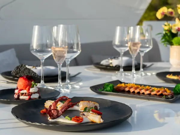 Gourmet Dinner an Deck